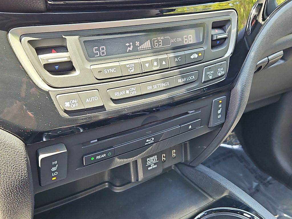 Thumbnail: 2018 Honda Pilot - 26