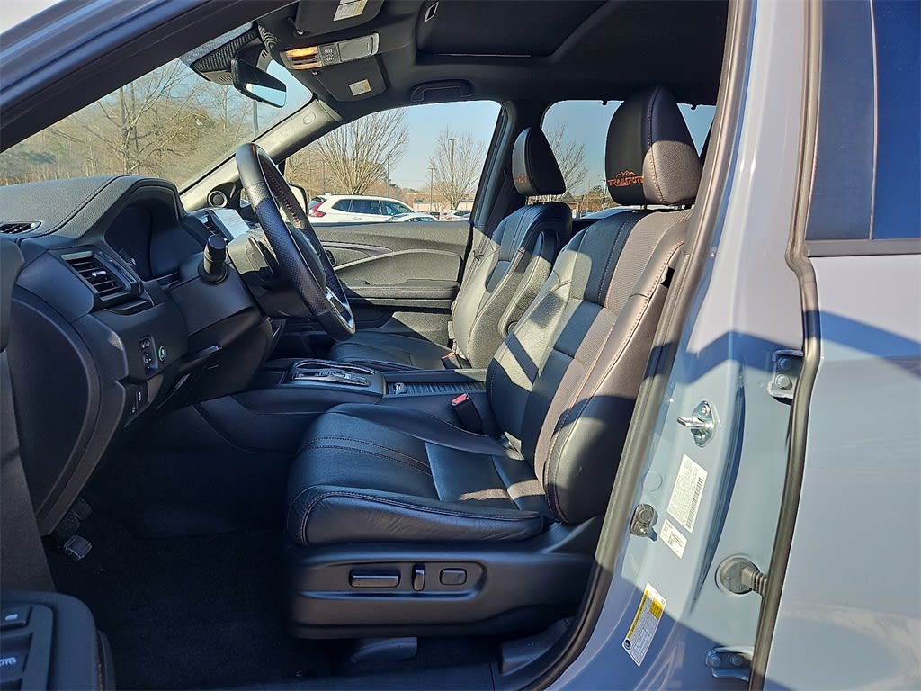 Thumbnail: 2023 Honda Passport - 9