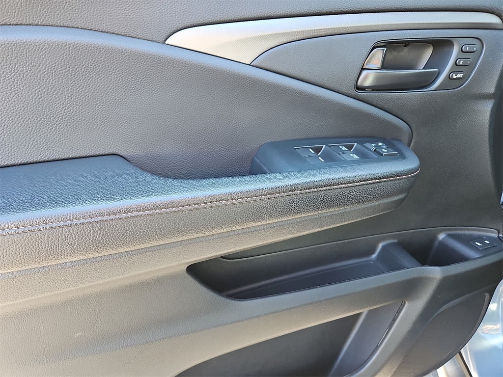 Thumbnail: 2023 Honda Passport - 18