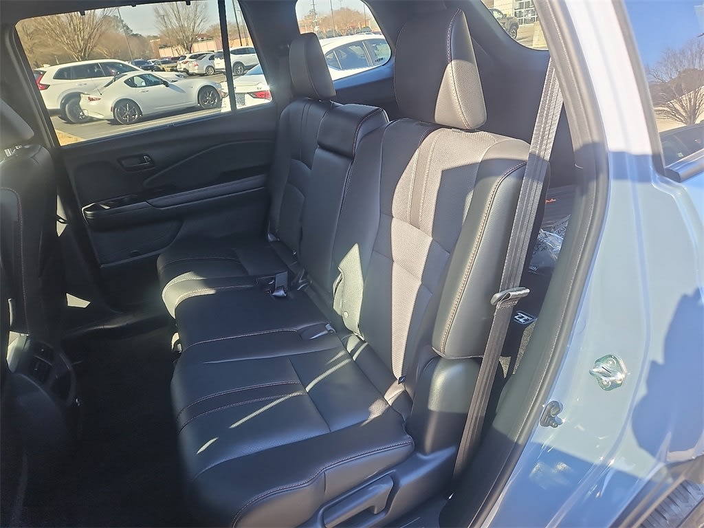 Thumbnail: 2023 Honda Passport - 10