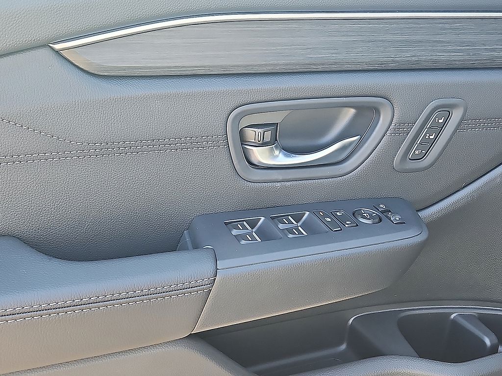 Thumbnail: 2026 Honda Pilot - 13