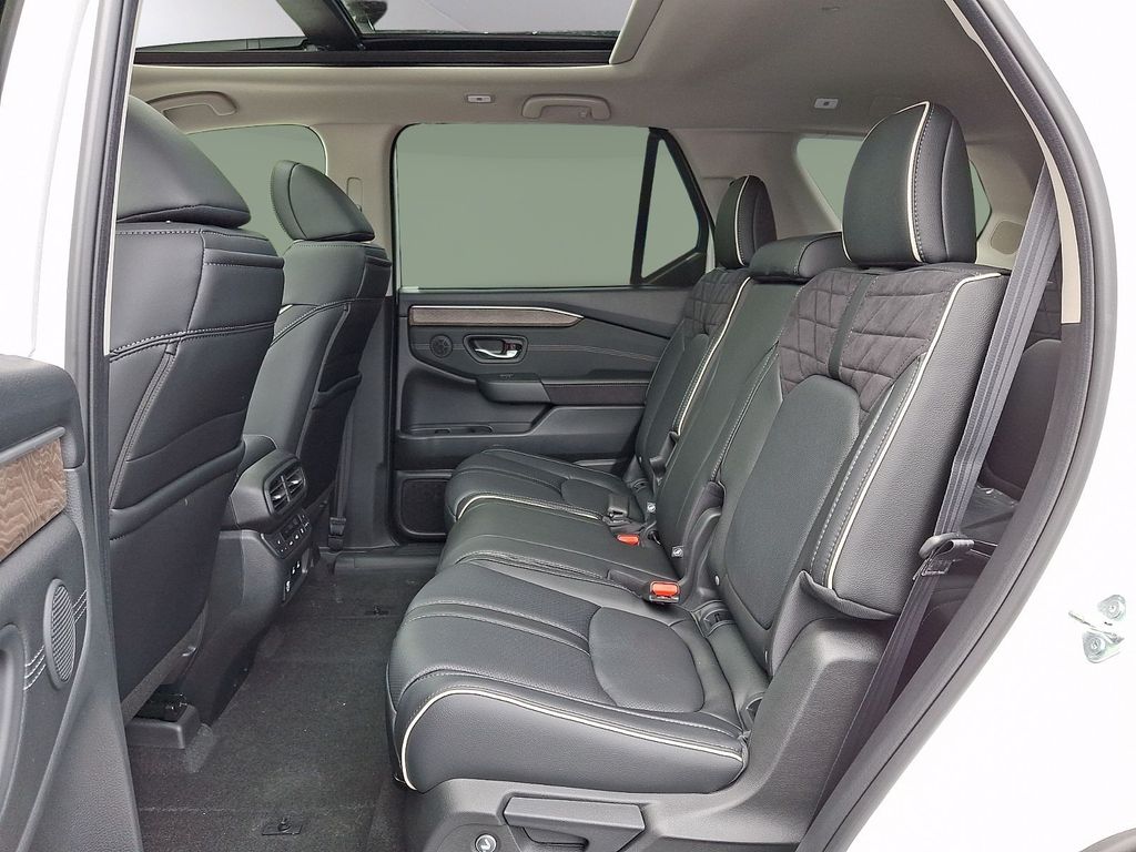 Thumbnail: 2026 Honda Pilot - 8