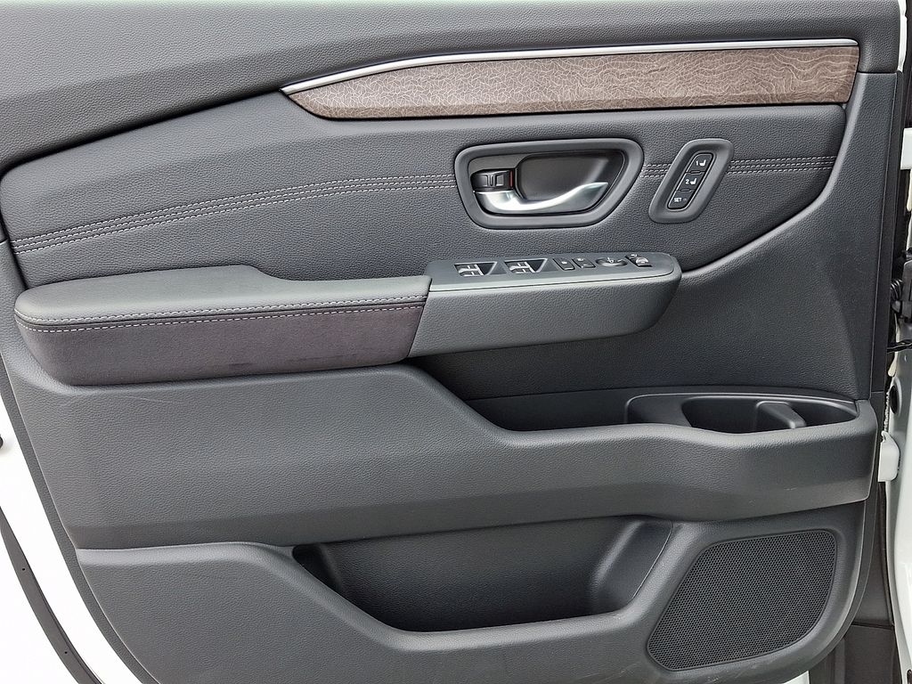 Thumbnail: 2026 Honda Pilot - 15