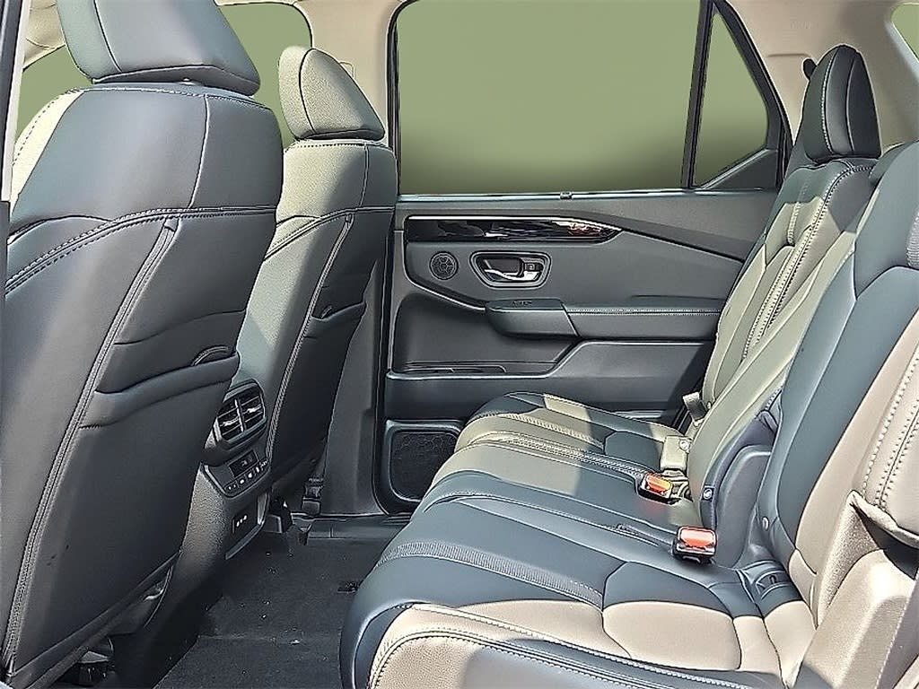 Thumbnail: 2025 Honda Pilot - 8