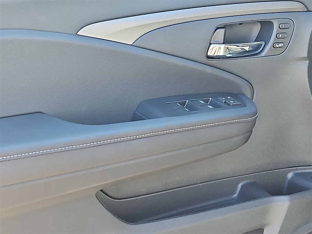 Thumbnail: 2025 Honda Ridgeline - 13