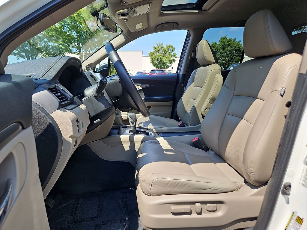 Thumbnail: 2019 Honda Ridgeline - 11