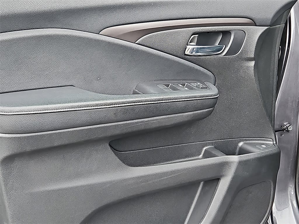 Thumbnail: 2019 Honda Ridgeline - 22