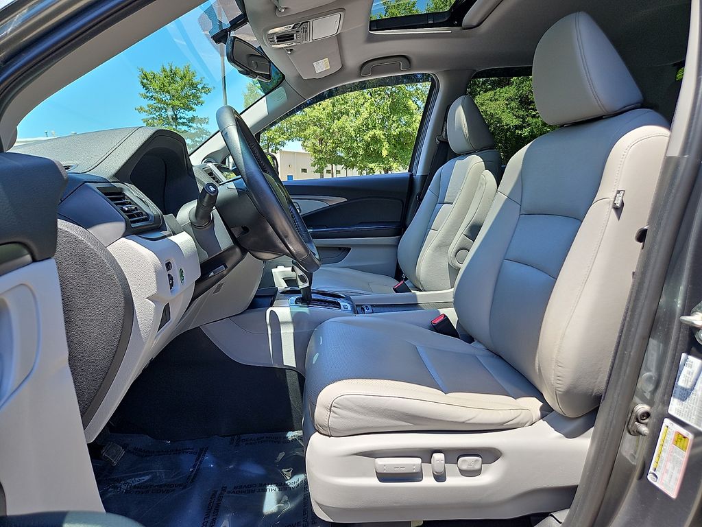 Thumbnail: 2019 Honda Ridgeline - 11