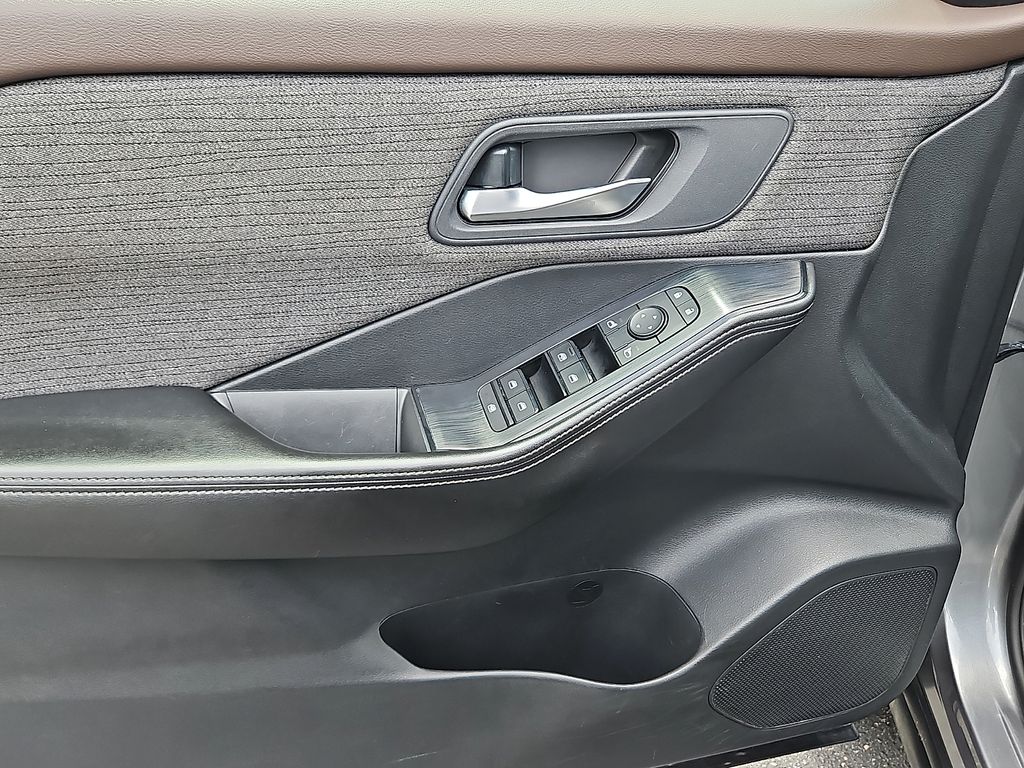 Thumbnail: 2021 Nissan Rogue - 22