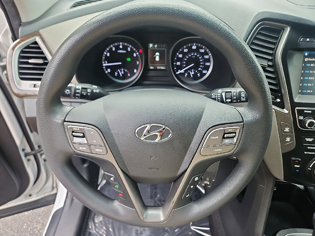 Thumbnail: 2017 Hyundai Santa Fe - 10