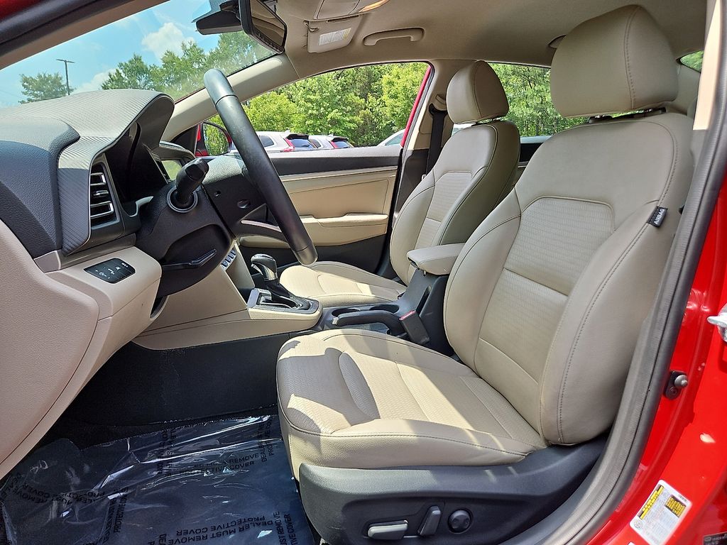 Thumbnail: 2020 Hyundai Elantra - 10