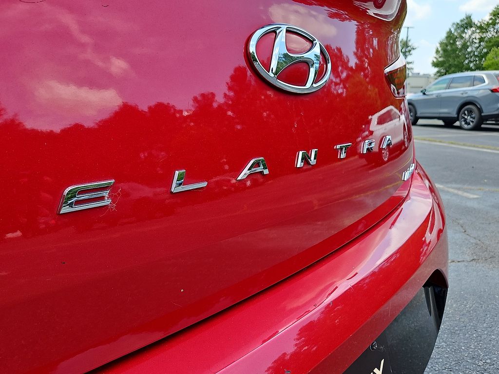 Thumbnail: 2020 Hyundai Elantra - 6