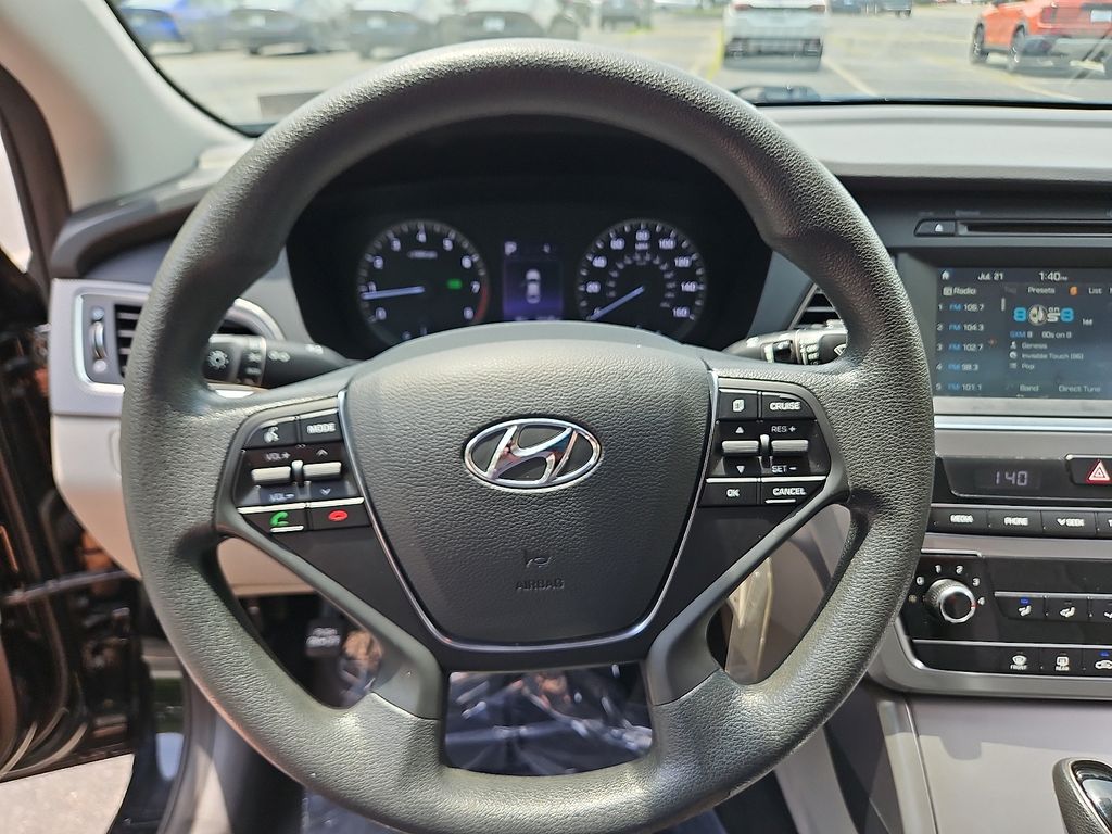 Thumbnail: 2017 Hyundai Sonata - 10
