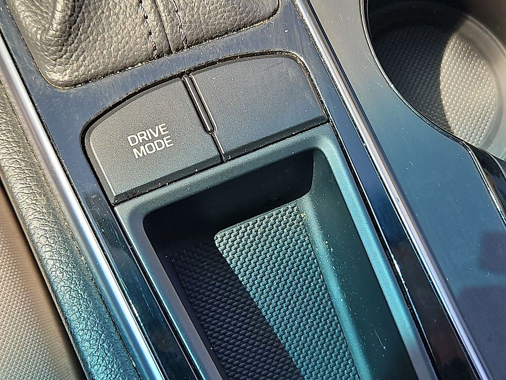 Thumbnail: 2015 Hyundai Sonata - 25