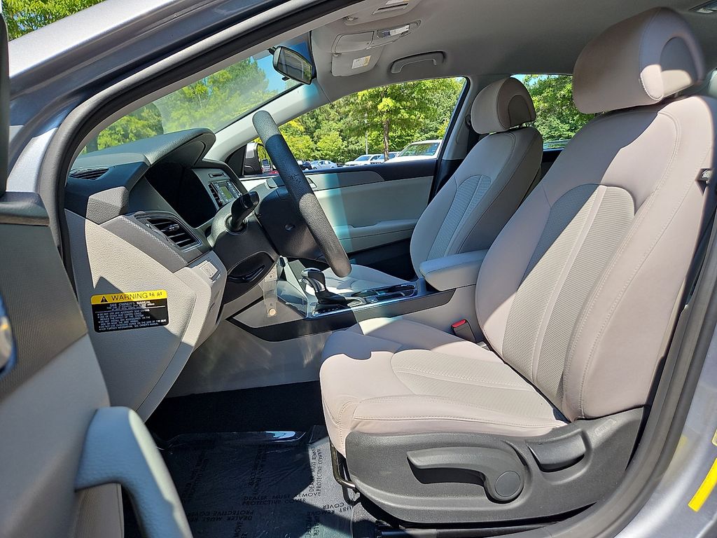 Thumbnail: 2015 Hyundai Sonata - 11