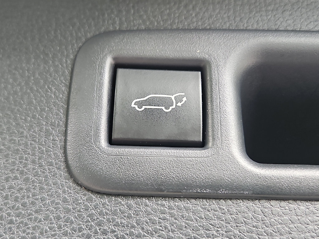Thumbnail: 2024 Toyota Highlander - 32