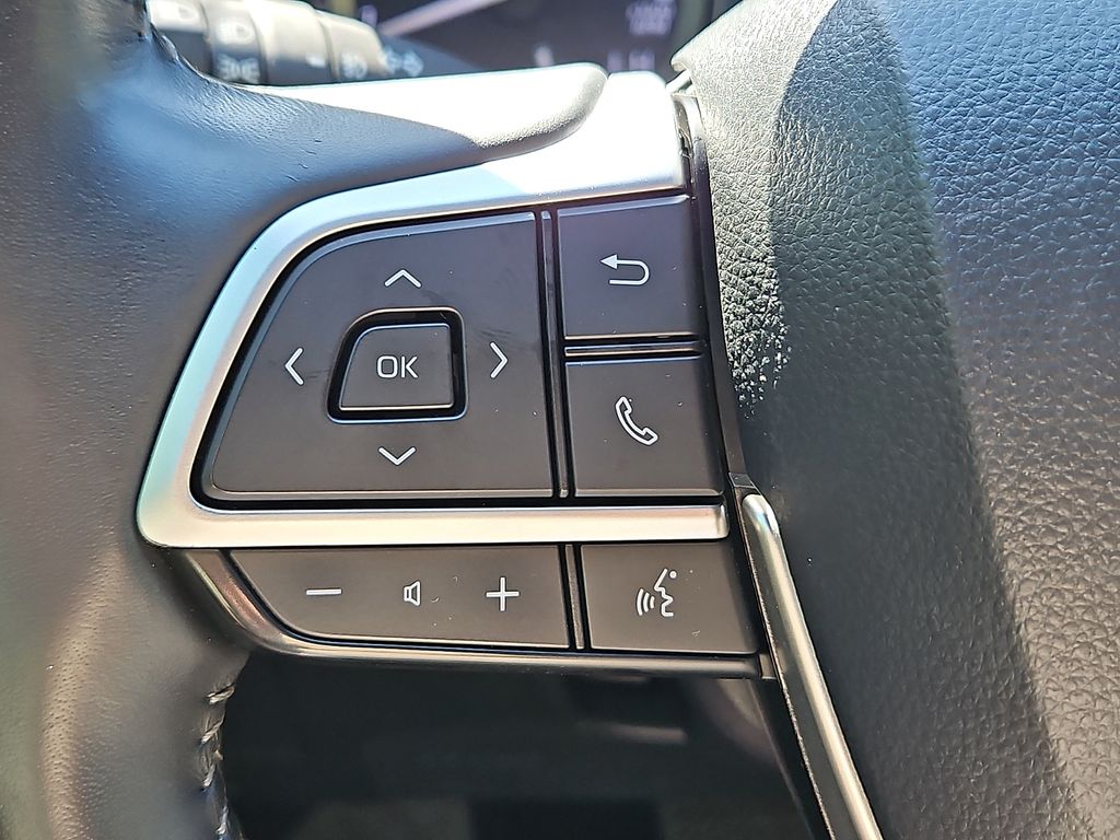 Thumbnail: 2022 Toyota Highlander - 27