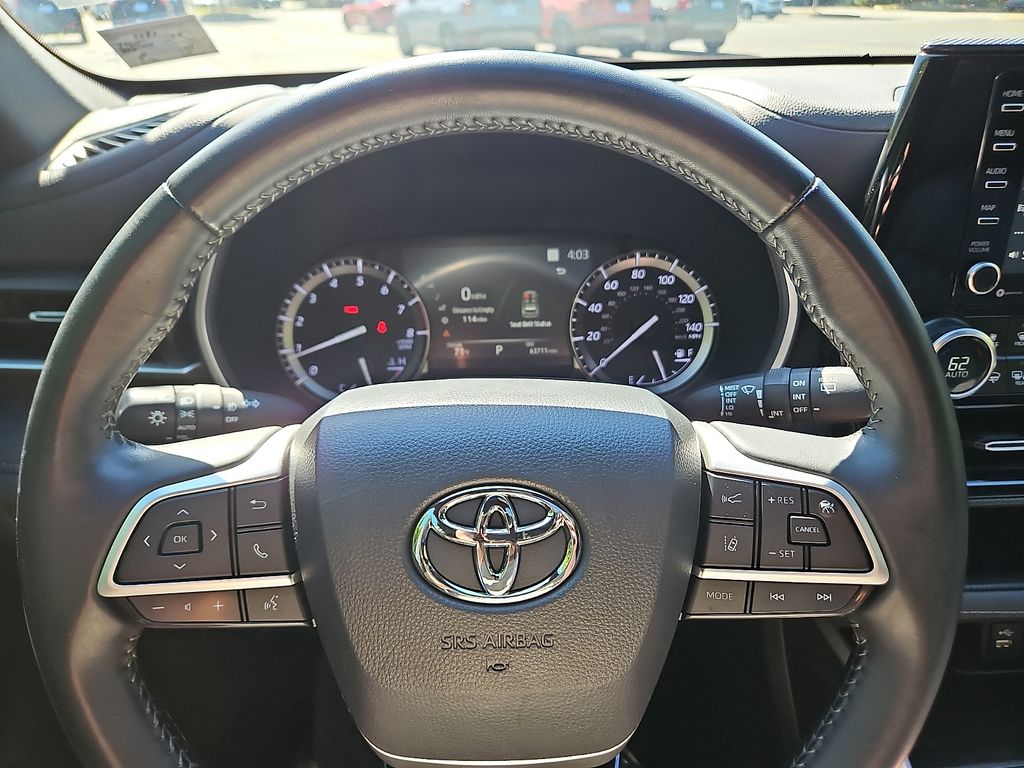 Thumbnail: 2022 Toyota Highlander - 26
