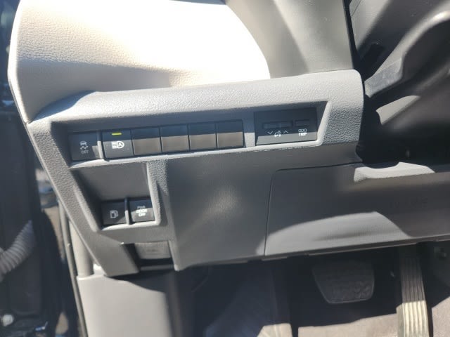 2023 Toyota Sienna XLE 24