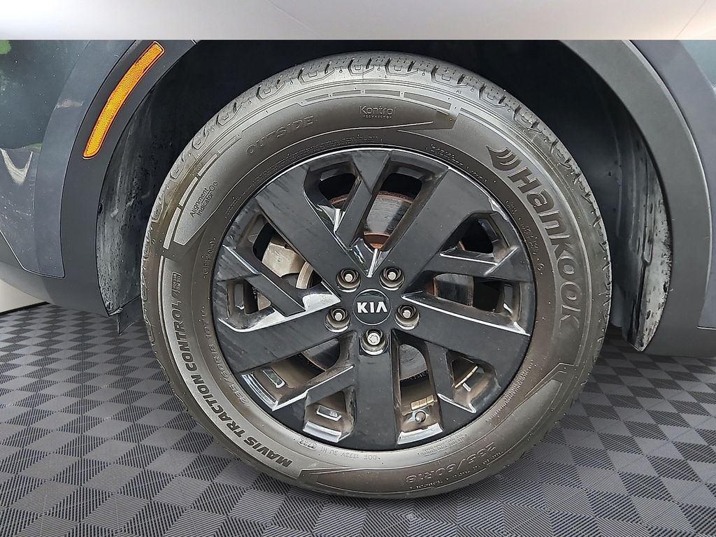 Thumbnail: 2021 Kia Sorento - 8