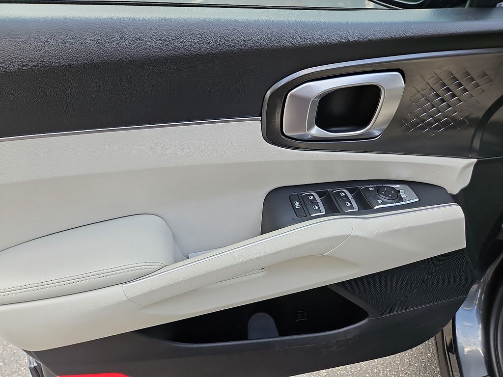 Thumbnail: 2021 Kia Sorento - 23