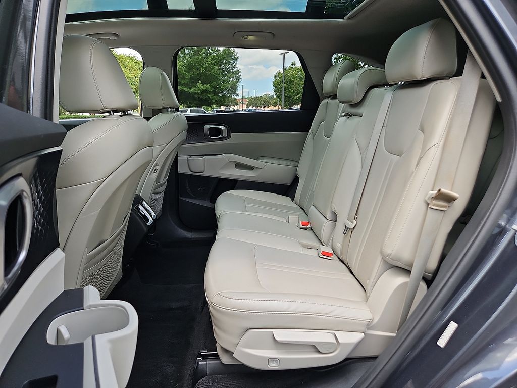 Thumbnail: 2021 Kia Sorento - 12
