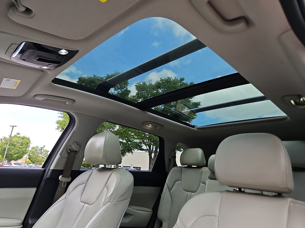 Thumbnail: 2021 Kia Sorento - 24