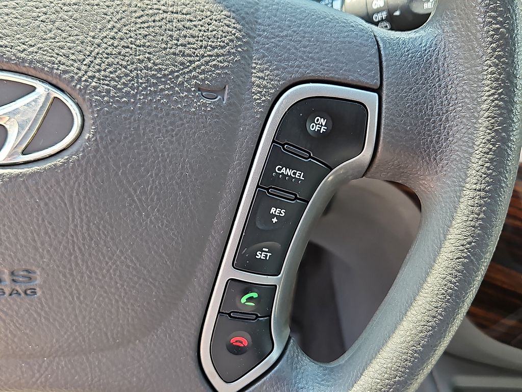 Thumbnail: 2012 Hyundai Santa Fe - 25