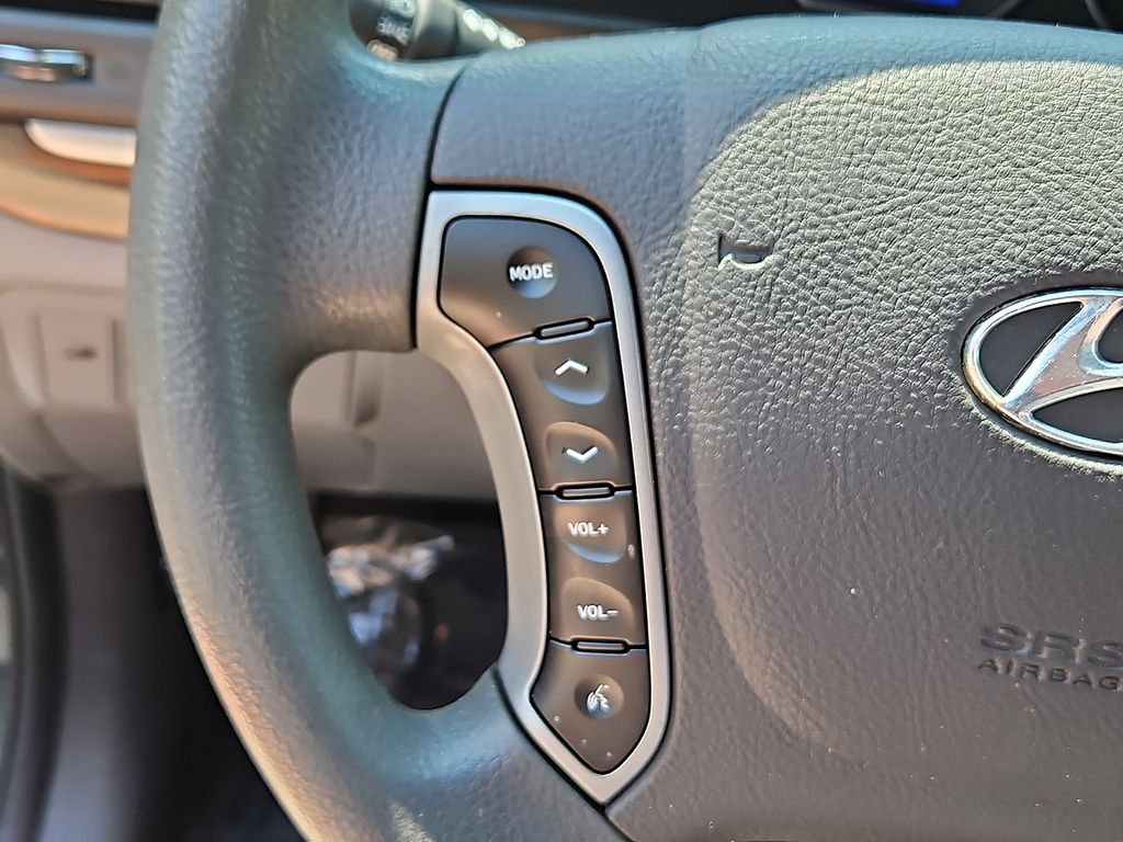 Thumbnail: 2012 Hyundai Santa Fe - 24