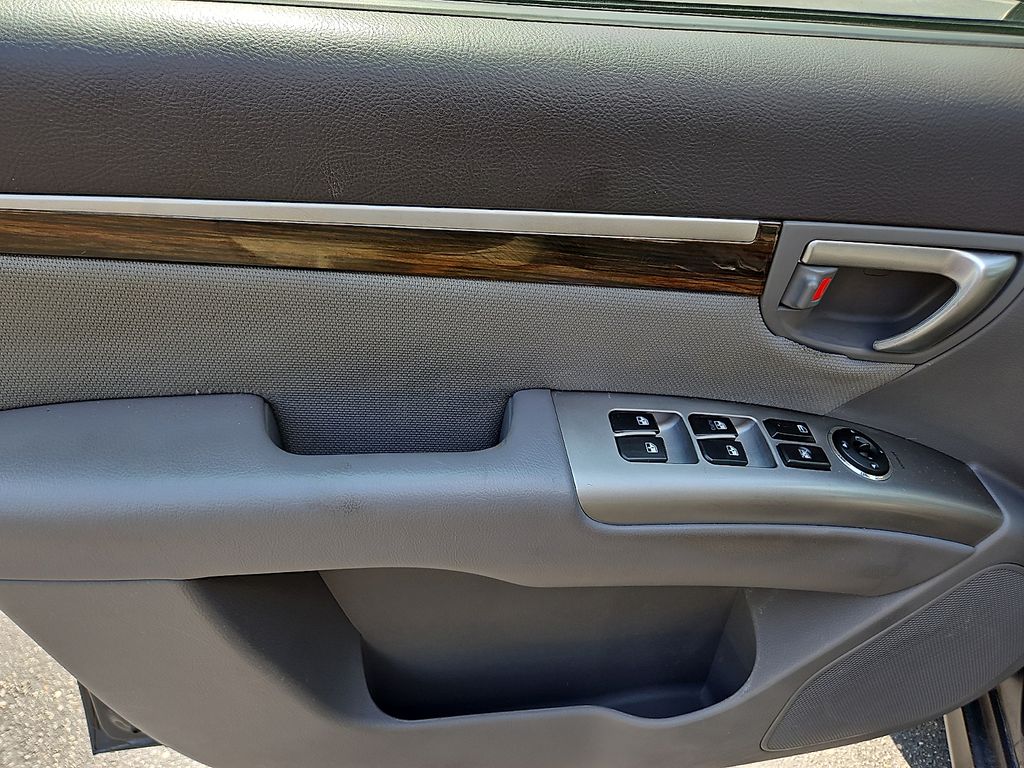 Thumbnail: 2012 Hyundai Santa Fe - 22