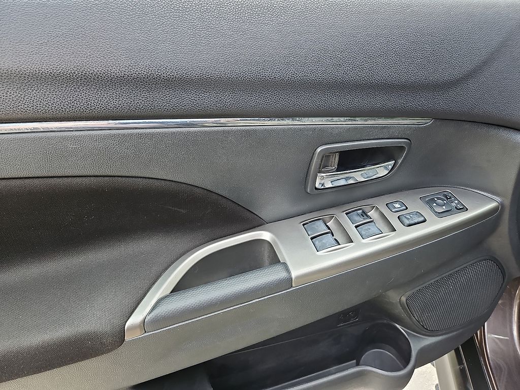Thumbnail: 2020 Mitsubishi Outlander Sport - 21