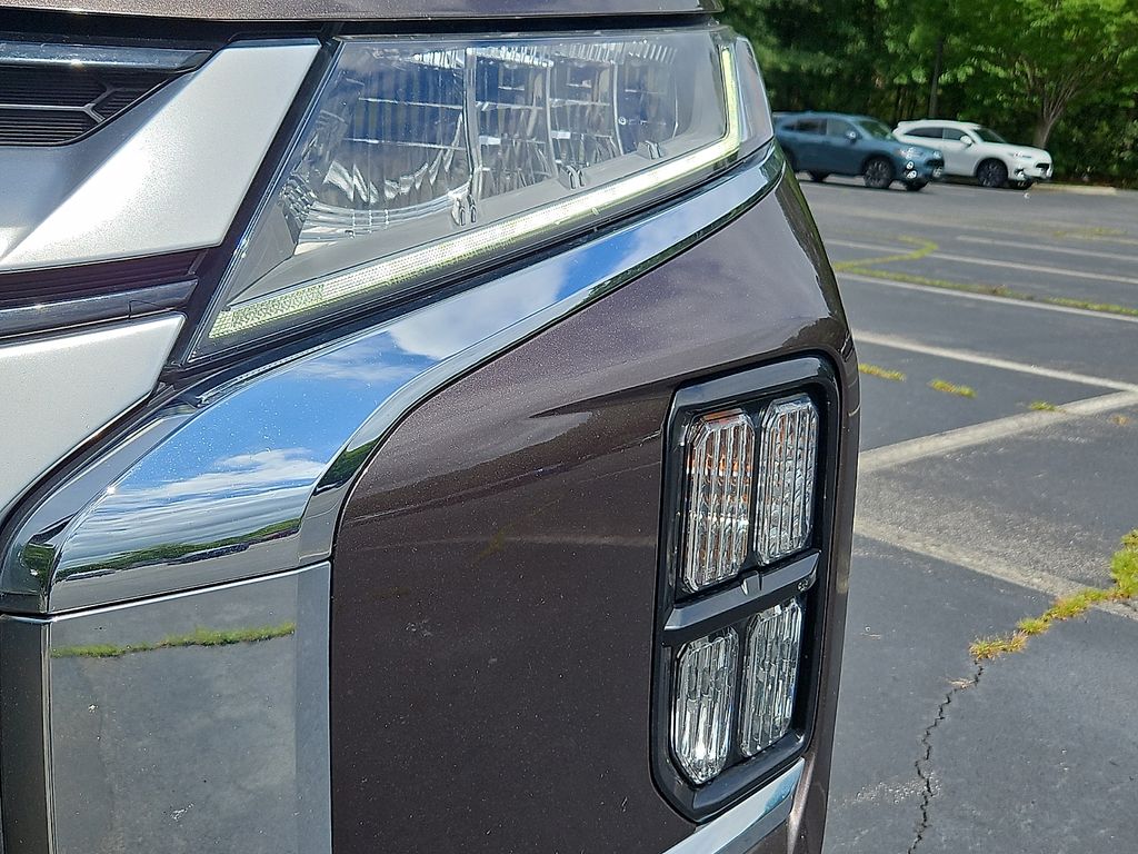 Thumbnail: 2020 Mitsubishi Outlander Sport - 20