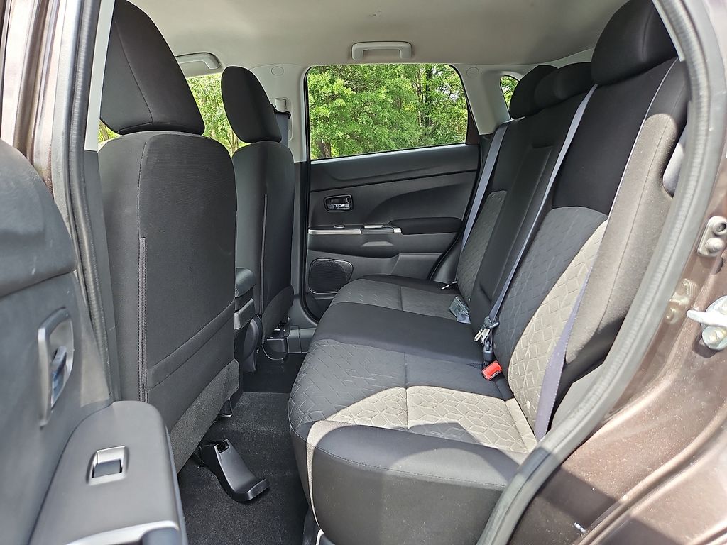 Thumbnail: 2020 Mitsubishi Outlander Sport - 12