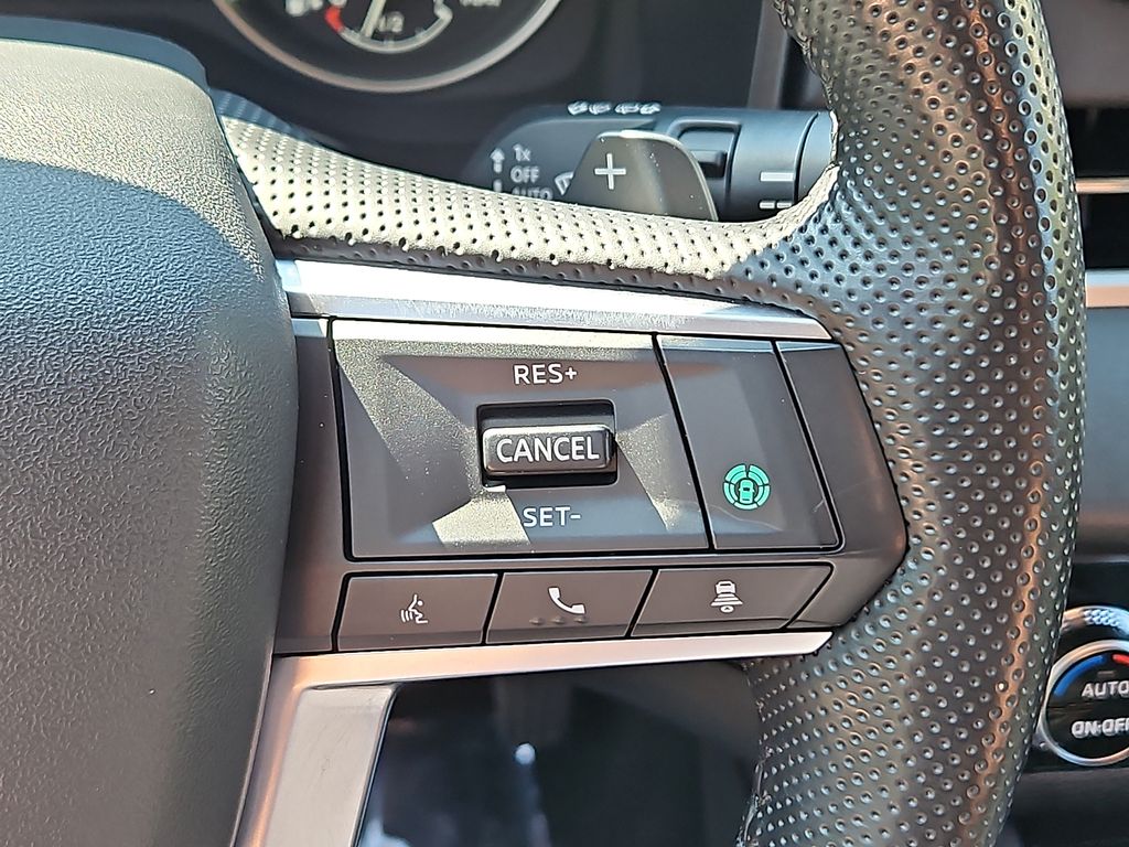 Thumbnail: 2024 Mitsubishi Outlander - 21