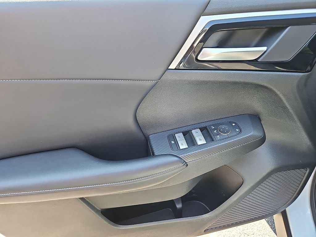 Thumbnail: 2024 Mitsubishi Outlander - 18
