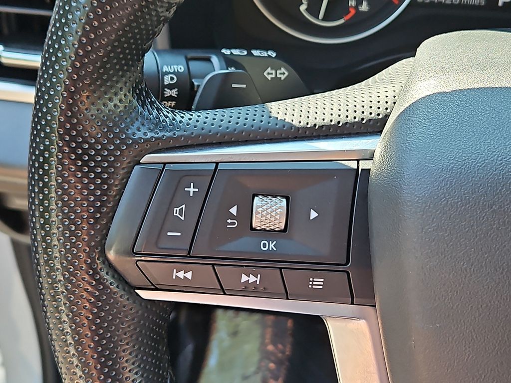 Thumbnail: 2024 Mitsubishi Outlander - 20