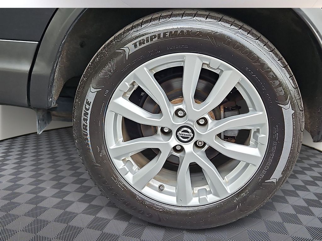 Thumbnail: 2020 Nissan Rogue Sport - 8