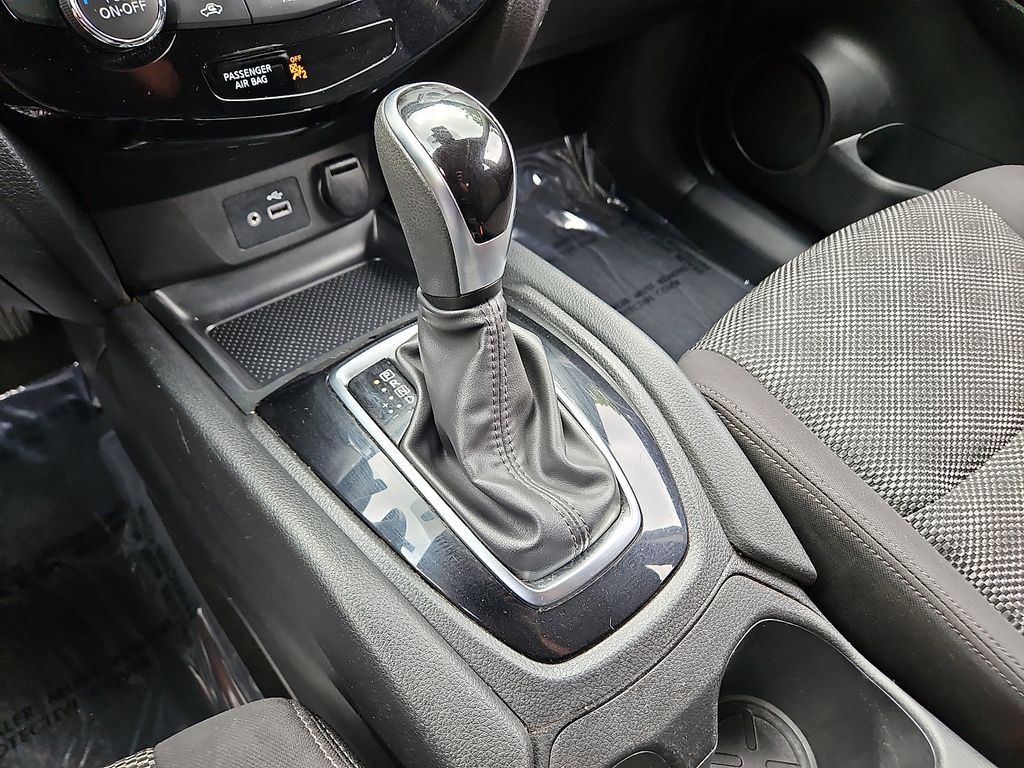 Thumbnail: 2020 Nissan Rogue Sport - 14