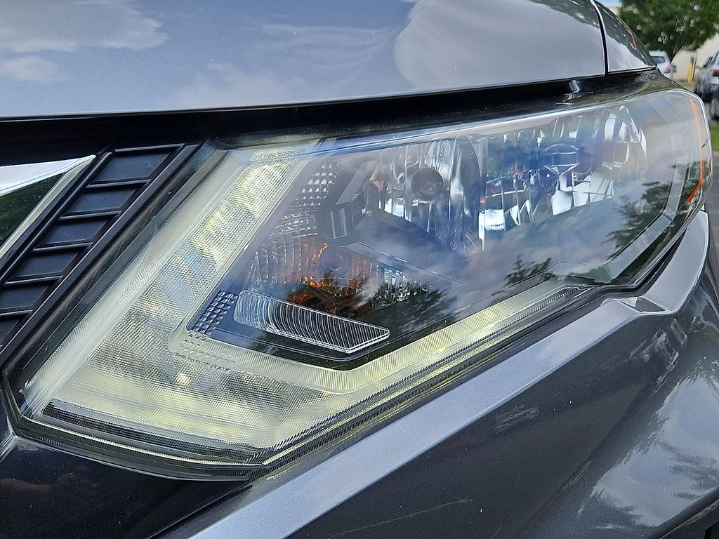 Thumbnail: 2020 Nissan Rogue - 20