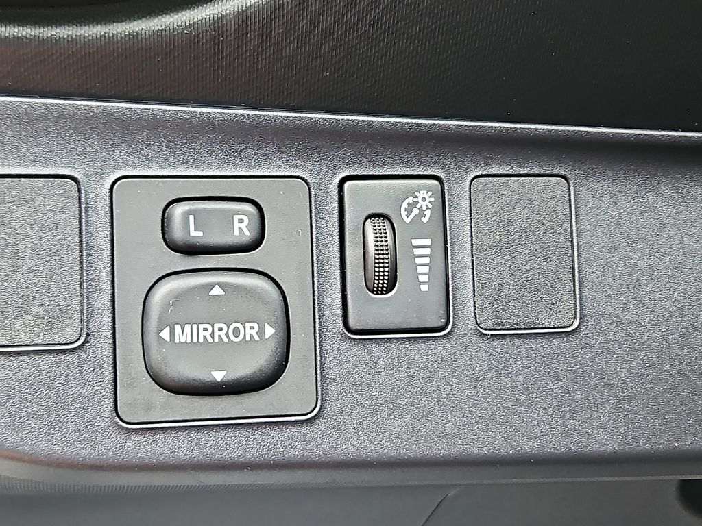 Thumbnail: 2012 Toyota Prius c - 26