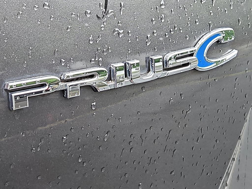 Thumbnail: 2012 Toyota Prius c - 28