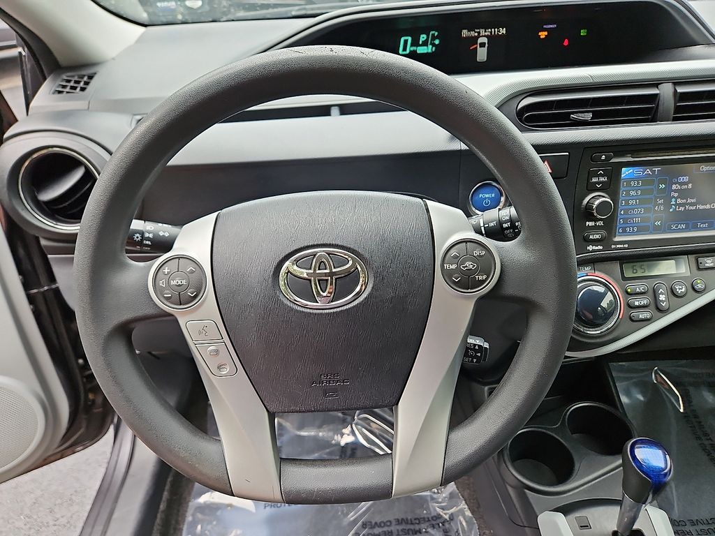 Thumbnail: 2012 Toyota Prius c - 9