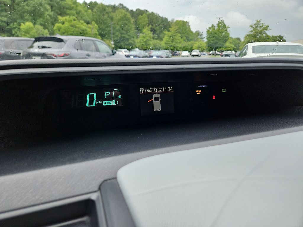 Thumbnail: 2012 Toyota Prius c - 6