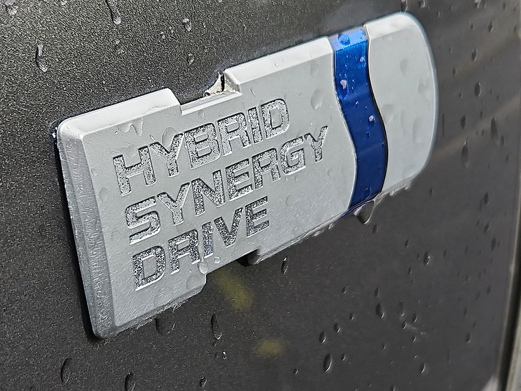 Thumbnail: 2012 Toyota Prius c - 29