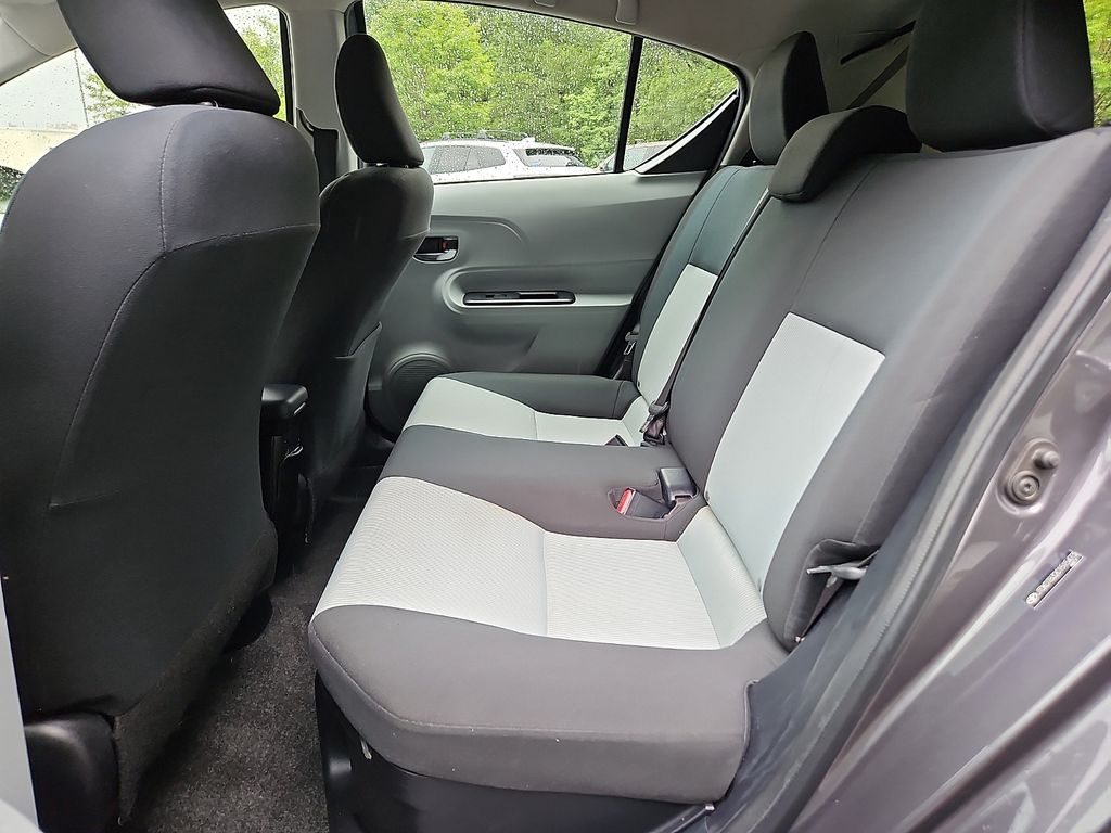 Thumbnail: 2012 Toyota Prius c - 11