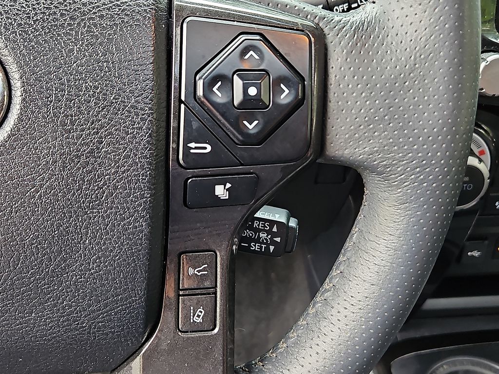 Thumbnail: 2021 Toyota 4Runner - 28