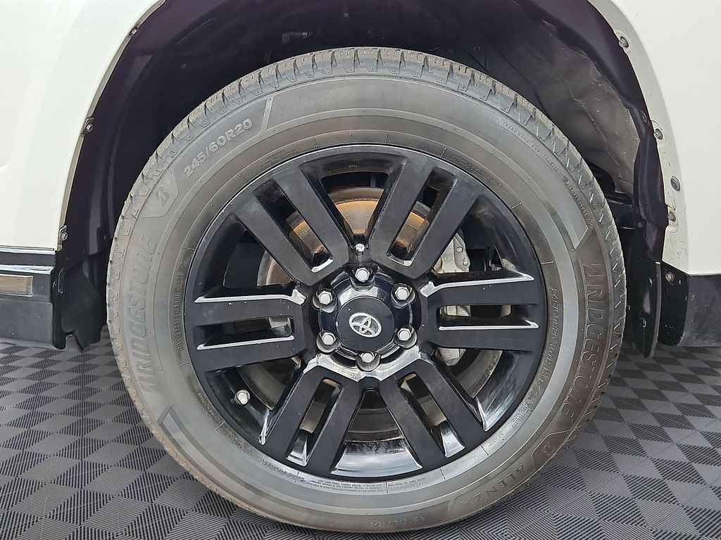 Thumbnail: 2021 Toyota 4Runner - 7