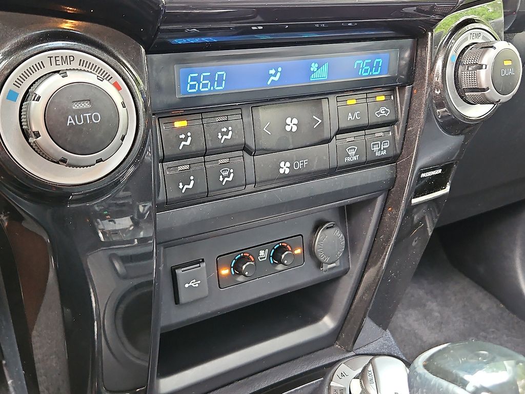 Thumbnail: 2021 Toyota 4Runner - 24