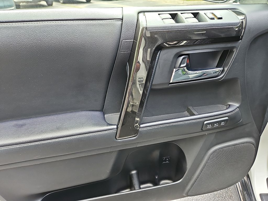 Thumbnail: 2021 Toyota 4Runner - 22