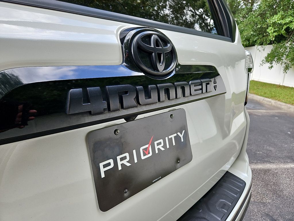Thumbnail: 2021 Toyota 4Runner - 6